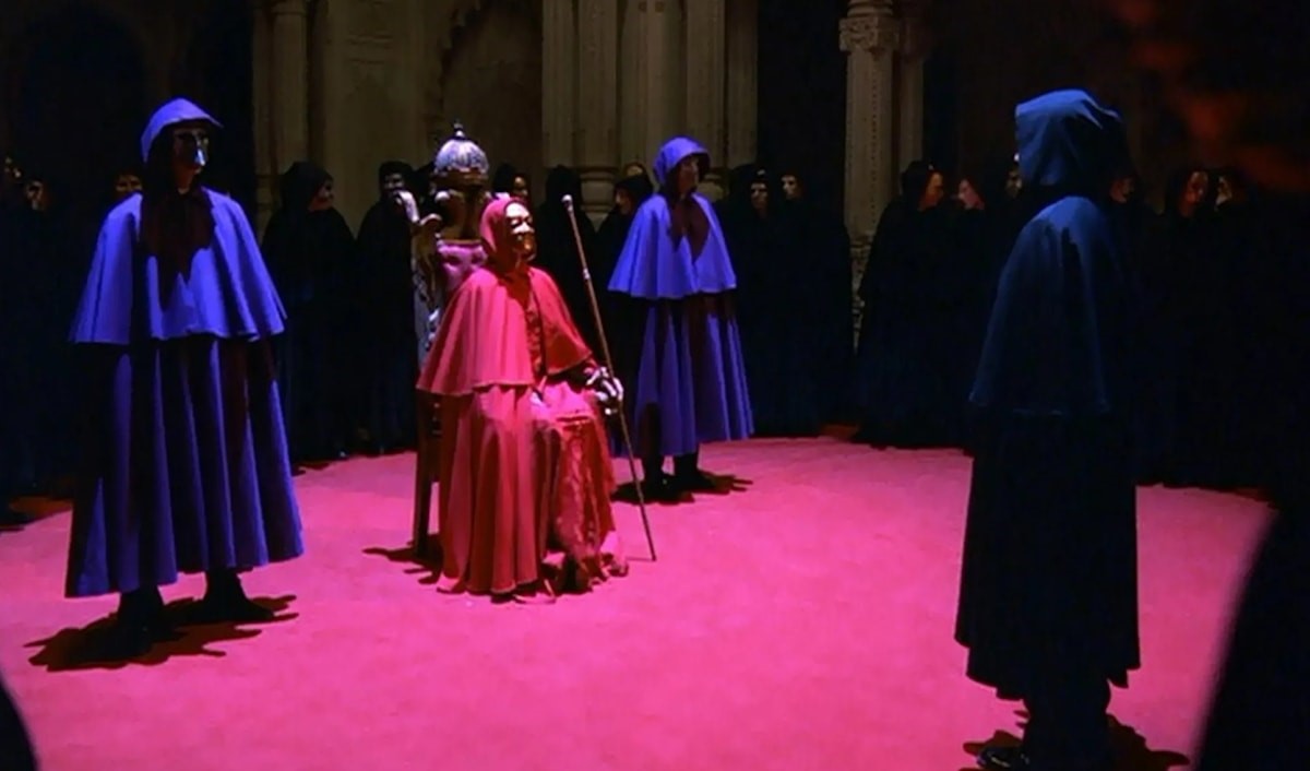 دماءُ الأطفال وسَحْق جَسَد الآخر أداةً للهَيمَنَة: عن «إمبراطوريّة الشرّ» نَتَحَدّث